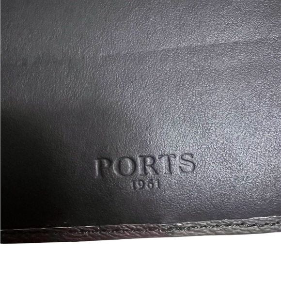 - NWOT-PORTS 1961 CAMO HEART PASSPORT HOLDER - Picture 4 of 6